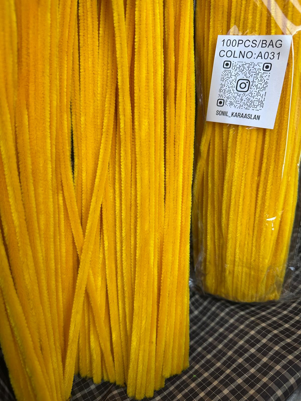 Koyu Sarı Şönil Renk Kod A031 100 Adet“Dekoratif Şönil Çiçek – Doğum Günü / Kına