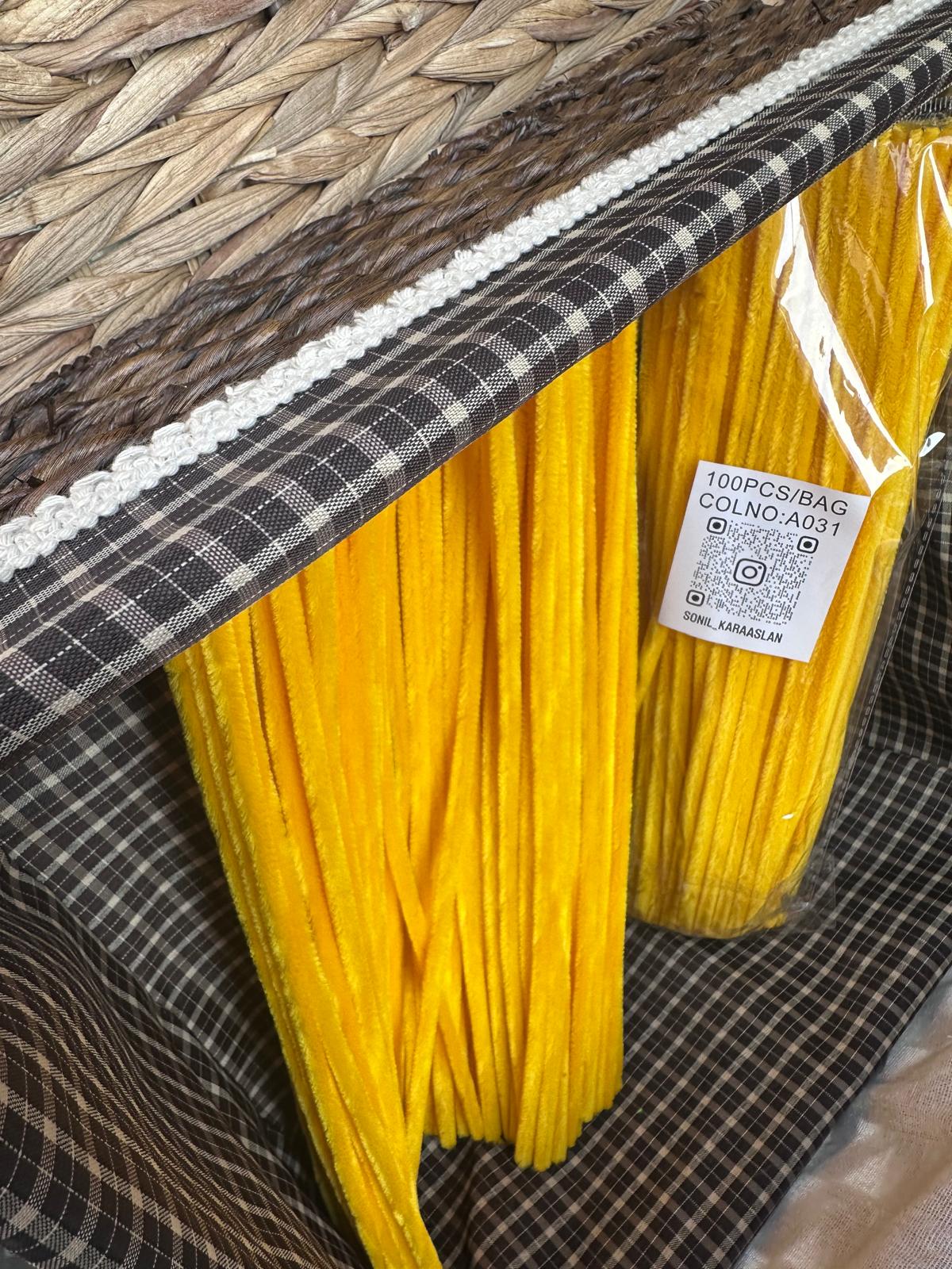 Koyu Sarı Şönil Renk Kod A031 100 Adet“Dekoratif Şönil Çiçek – Doğum Günü / Kına