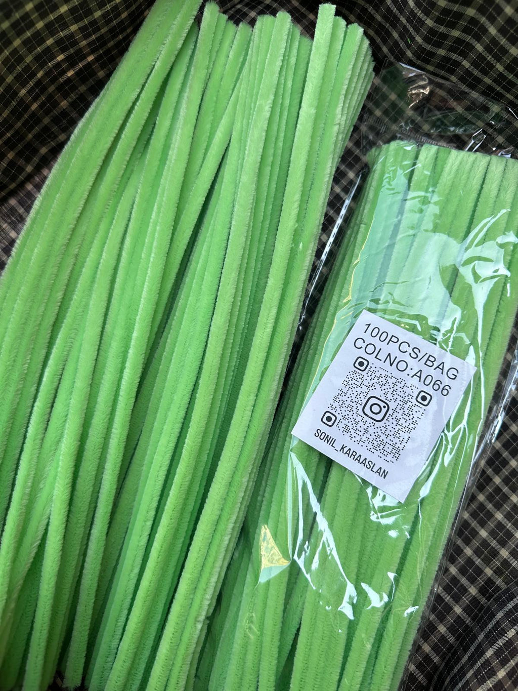 ŞÖNİL 100 LÜ YEŞİL RENK KOD A066 30 CM -🛍️ YOĞUN TÜYLÜ HOBİ ÇUBUĞU TEL EL İŞİ 100 LÜ PAKET💐