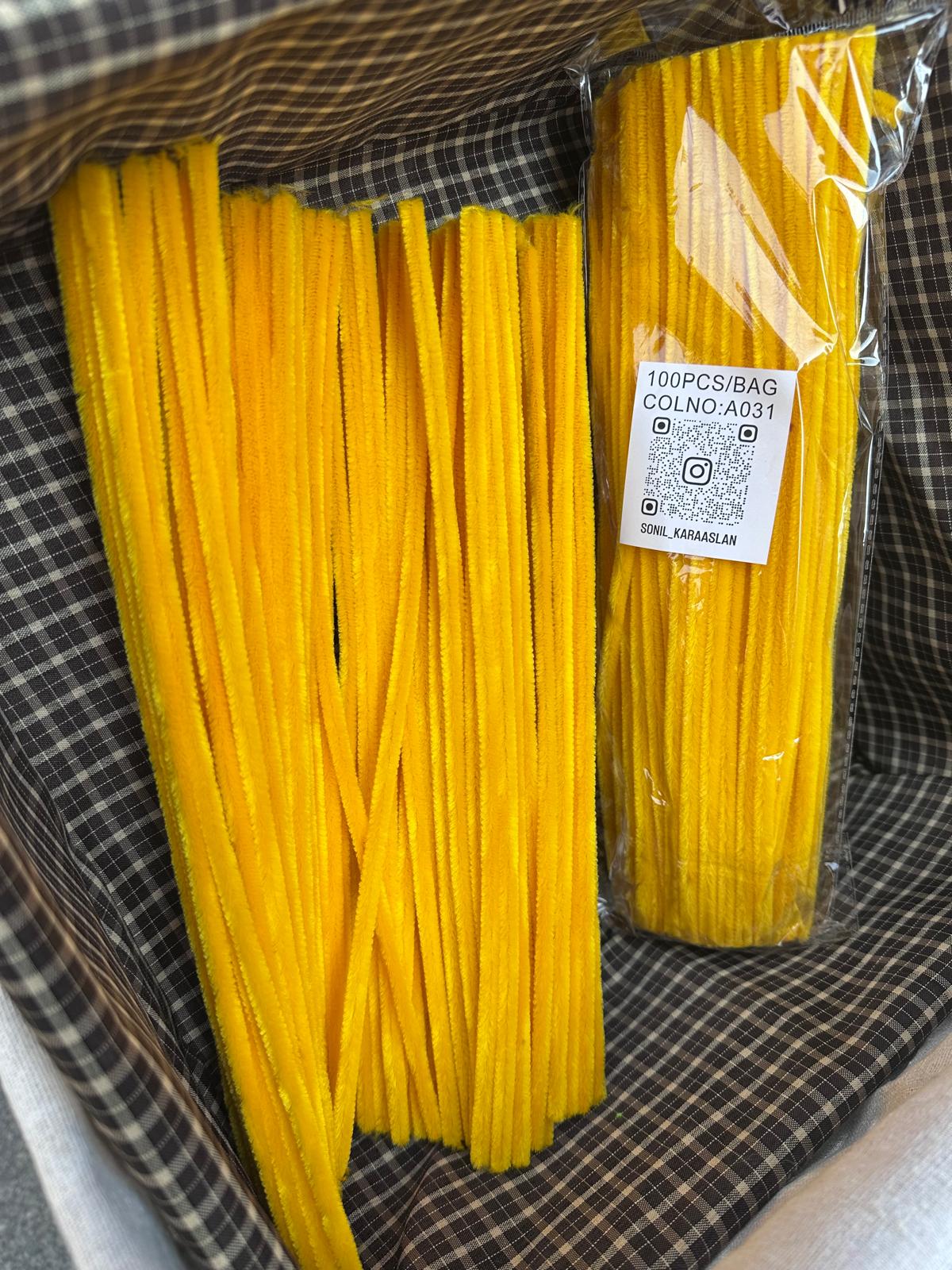 Koyu Sarı Şönil Renk Kod A031 100 Adet“Dekoratif Şönil Çiçek – Doğum Günü / Kına