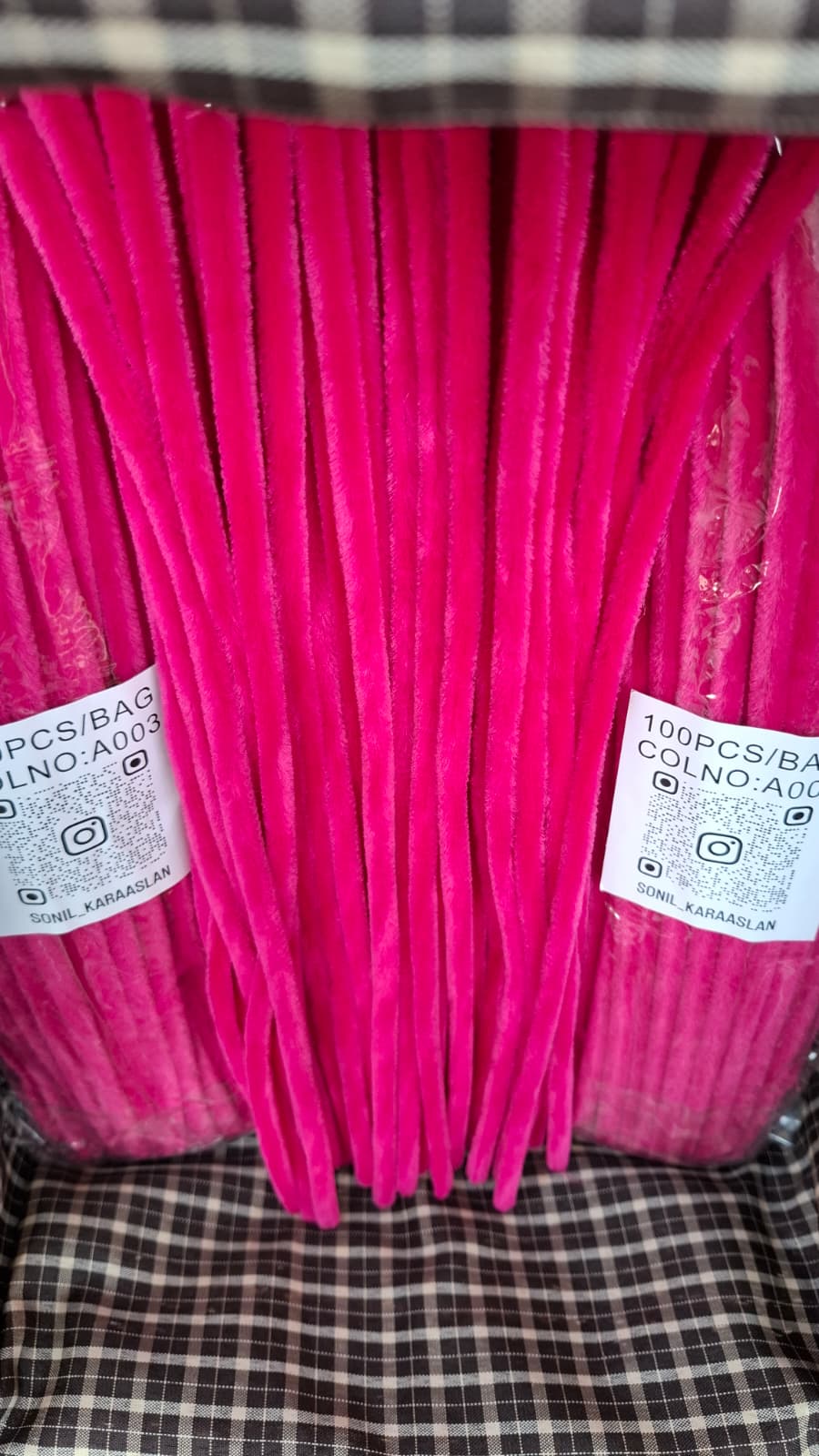 RENK KOD A003 ŞÖNİL 100 LÜ KOYU PEMBE 30 CM -🛍️ YOĞUN TÜYLÜ HOBİ ÇUBUĞU TEL EL İŞİ 100 LÜ PAKET💐