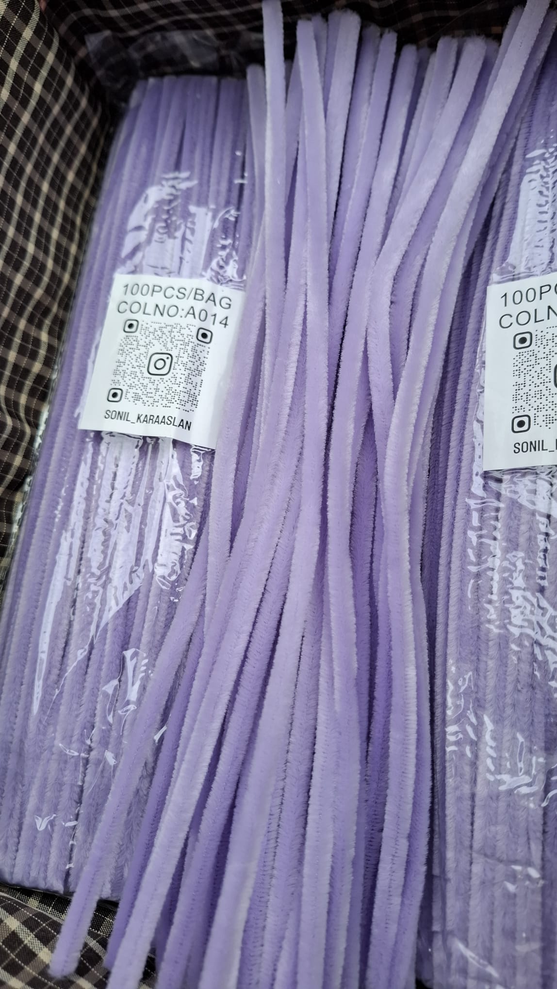 RENK KOD A014 ŞÖNİL 100 LÜ LİLA 30 CM -🛍️ YOĞUN TÜYLÜ HOBİ ÇUBUĞU TEL EL İŞİ 100 LÜ PAKET💐