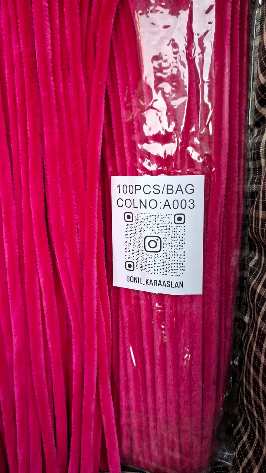 RENK KOD A003 ŞÖNİL 100 LÜ KOYU PEMBE 30 CM -🛍️ YOĞUN TÜYLÜ HOBİ ÇUBUĞU TEL EL İŞİ 100 LÜ PAKET💐
