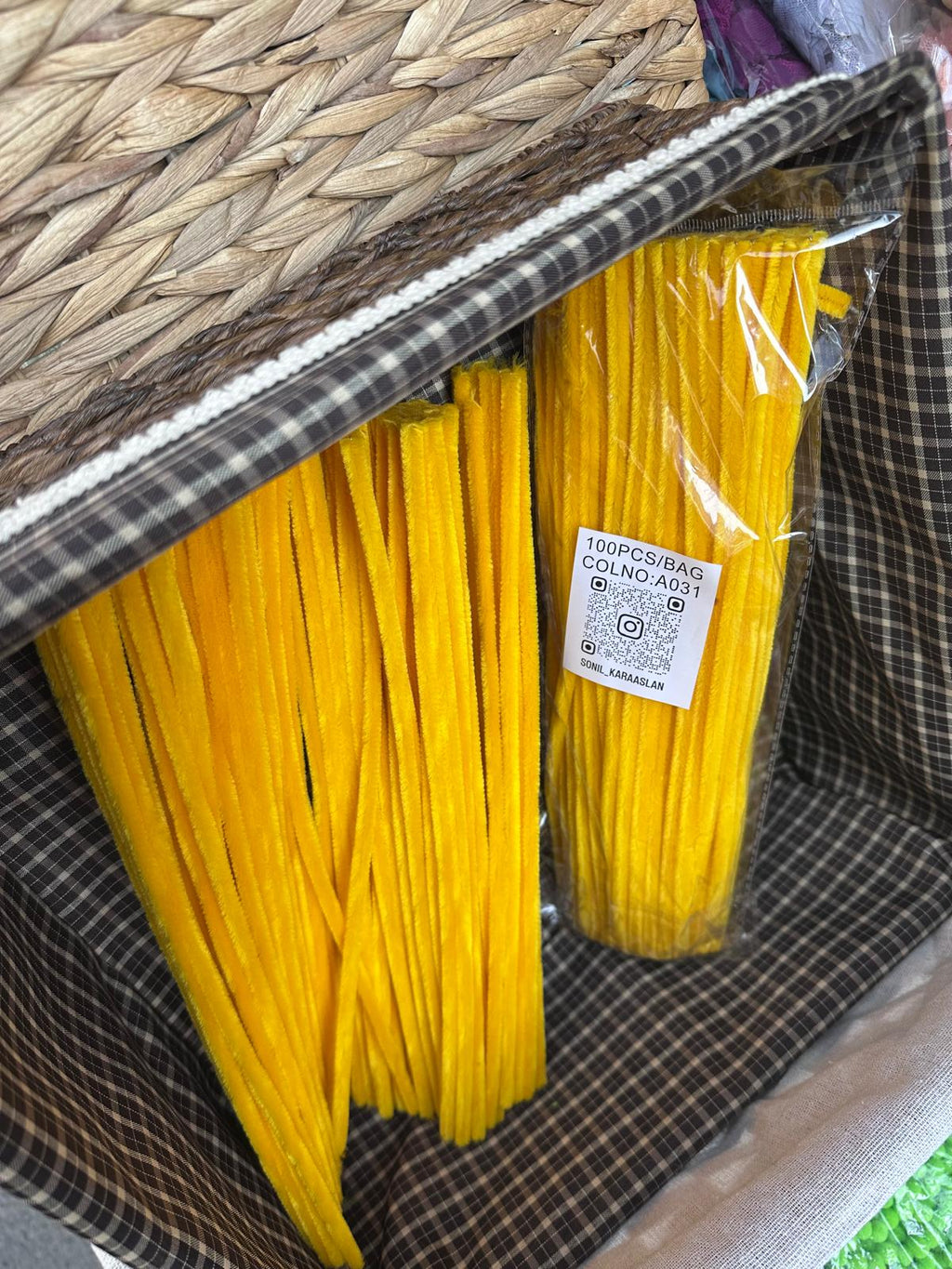 Koyu Sarı Şönil Renk Kod A031 100 Adet“Dekoratif Şönil Çiçek – Doğum Günü / Kına