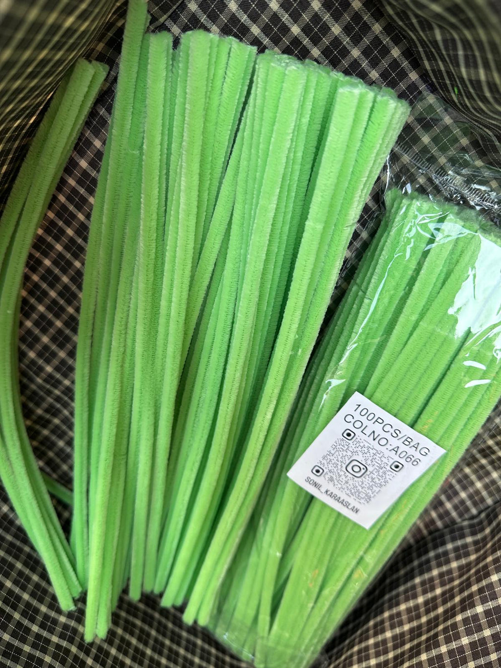 ŞÖNİL 100 LÜ YEŞİL RENK KOD A066 30 CM -🛍️ YOĞUN TÜYLÜ HOBİ ÇUBUĞU TEL EL İŞİ 100 LÜ PAKET💐