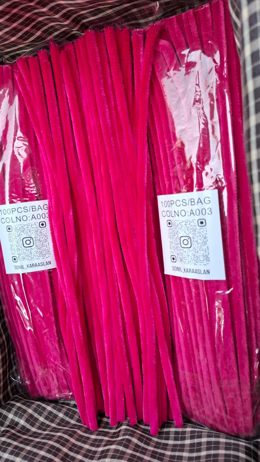 RENK KOD A003 ŞÖNİL 100 LÜ KOYU PEMBE 30 CM -🛍️ YOĞUN TÜYLÜ HOBİ ÇUBUĞU TEL EL İŞİ 100 LÜ PAKET💐