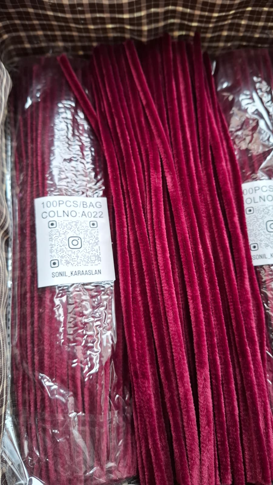 RENK KOD A022 ŞÖNİL 100 LÜ VİŞNE BORDOSU 30 CM -🛍️ YOĞUN TÜYLÜ HOBİ ÇUBUĞU TEL 100 LÜ PAKET💐
