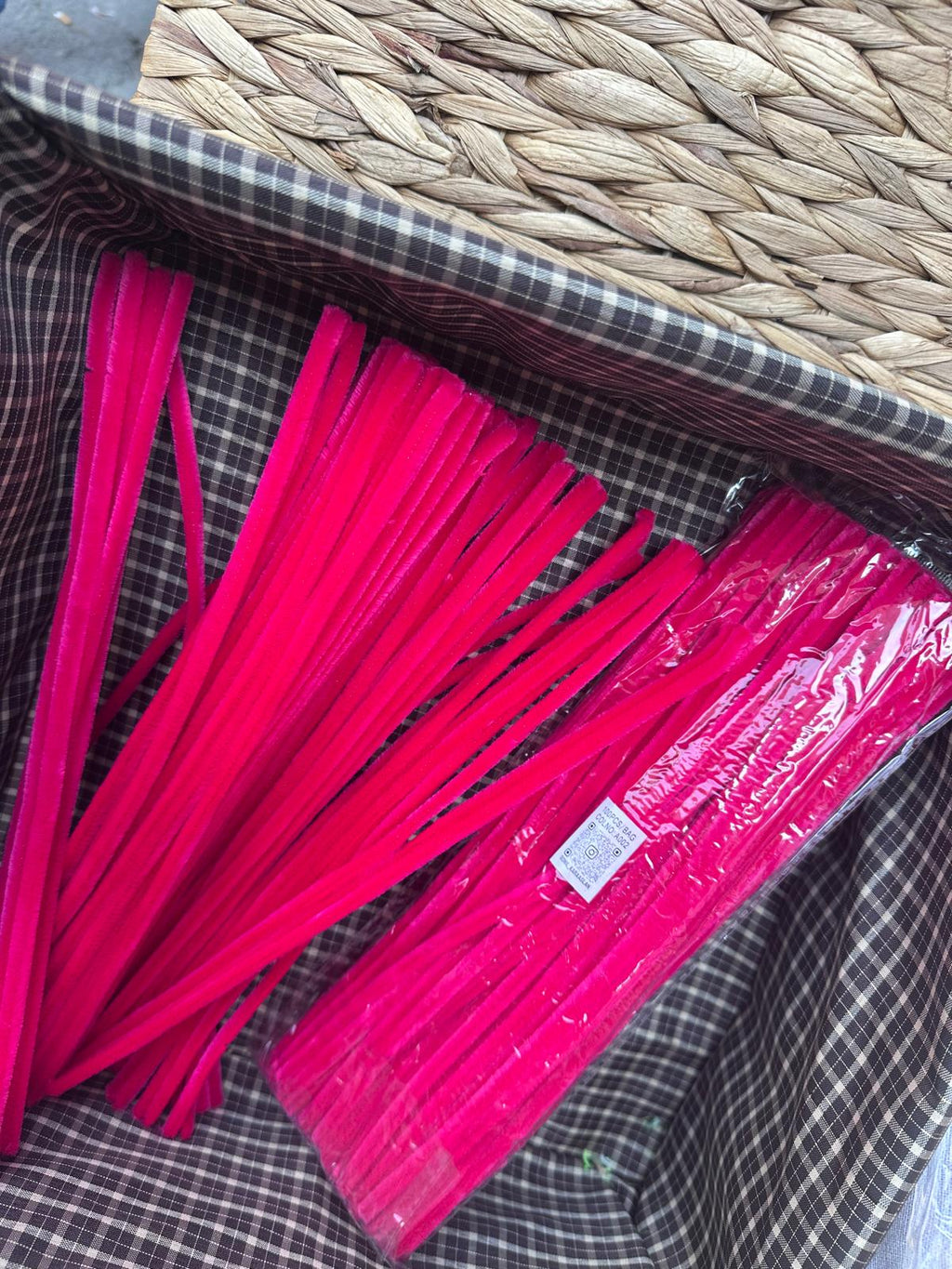 ŞÖNİL 100 LÜ FUŞYA RENK KOD A002 30 CM -🛍️ YOĞUN TÜYLÜ HOBİ ÇUBUĞU TEL EL İŞİ 100 LÜ PAKET💐