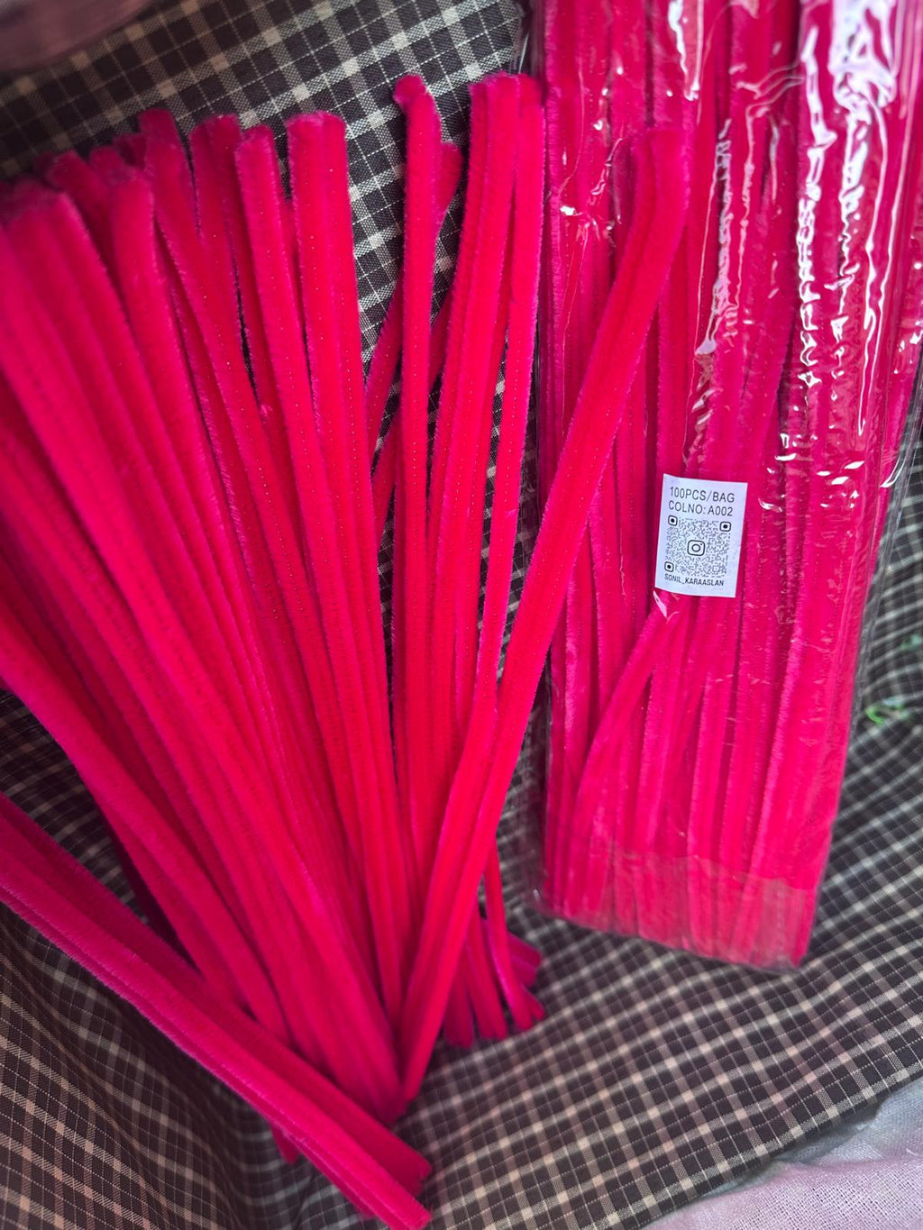 ŞÖNİL 100 LÜ FUŞYA RENK KOD A002 30 CM -🛍️ YOĞUN TÜYLÜ HOBİ ÇUBUĞU TEL EL İŞİ 100 LÜ PAKET💐
