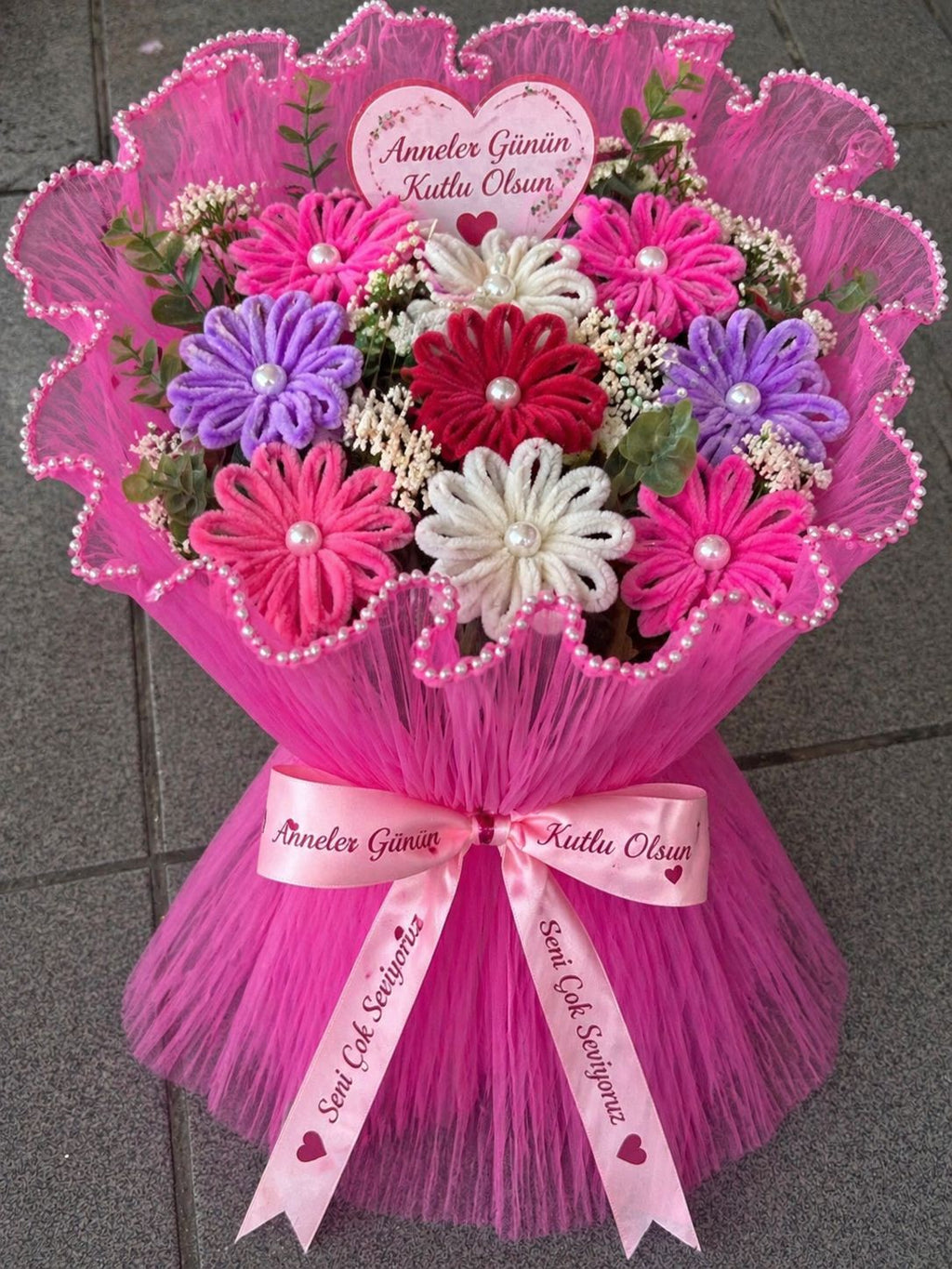 💗 İncili Fuşya Buket Sarma Tülü – 27 cm x 3,5 Metre