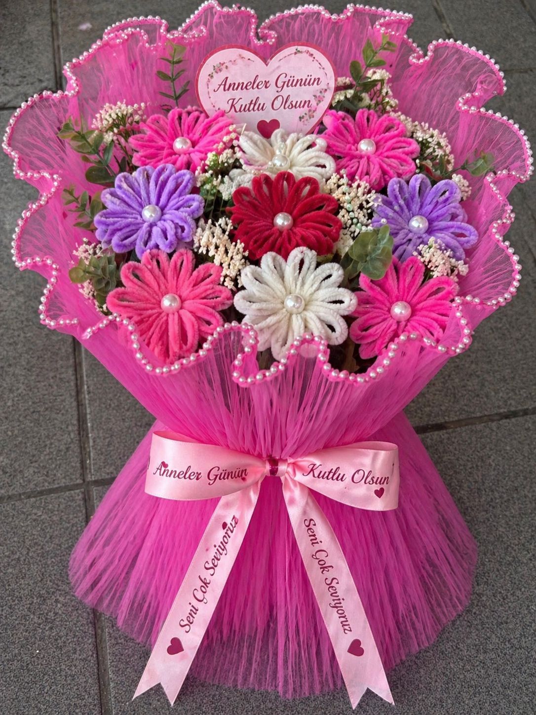 💗 İncili Fuşya Buket Sarma Tülü – 27 cm x 3,5 Metre