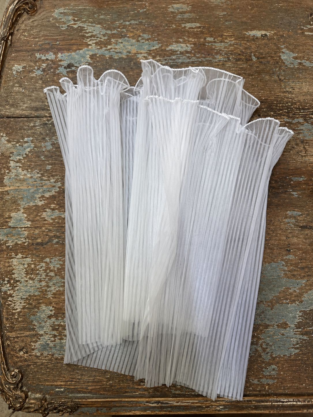 🤍 İncili Beyaz  Buket Sarma Tülü – 40 cm x 3,5 Metre